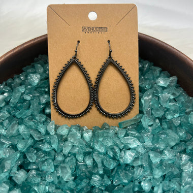 Black teardrop earring